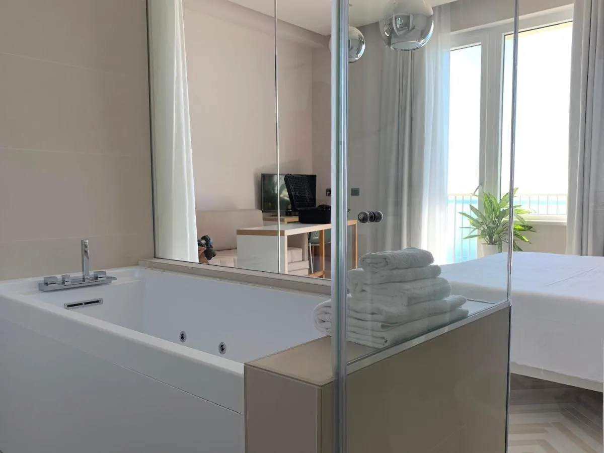 Hotel Corallo Imperia 3*,
