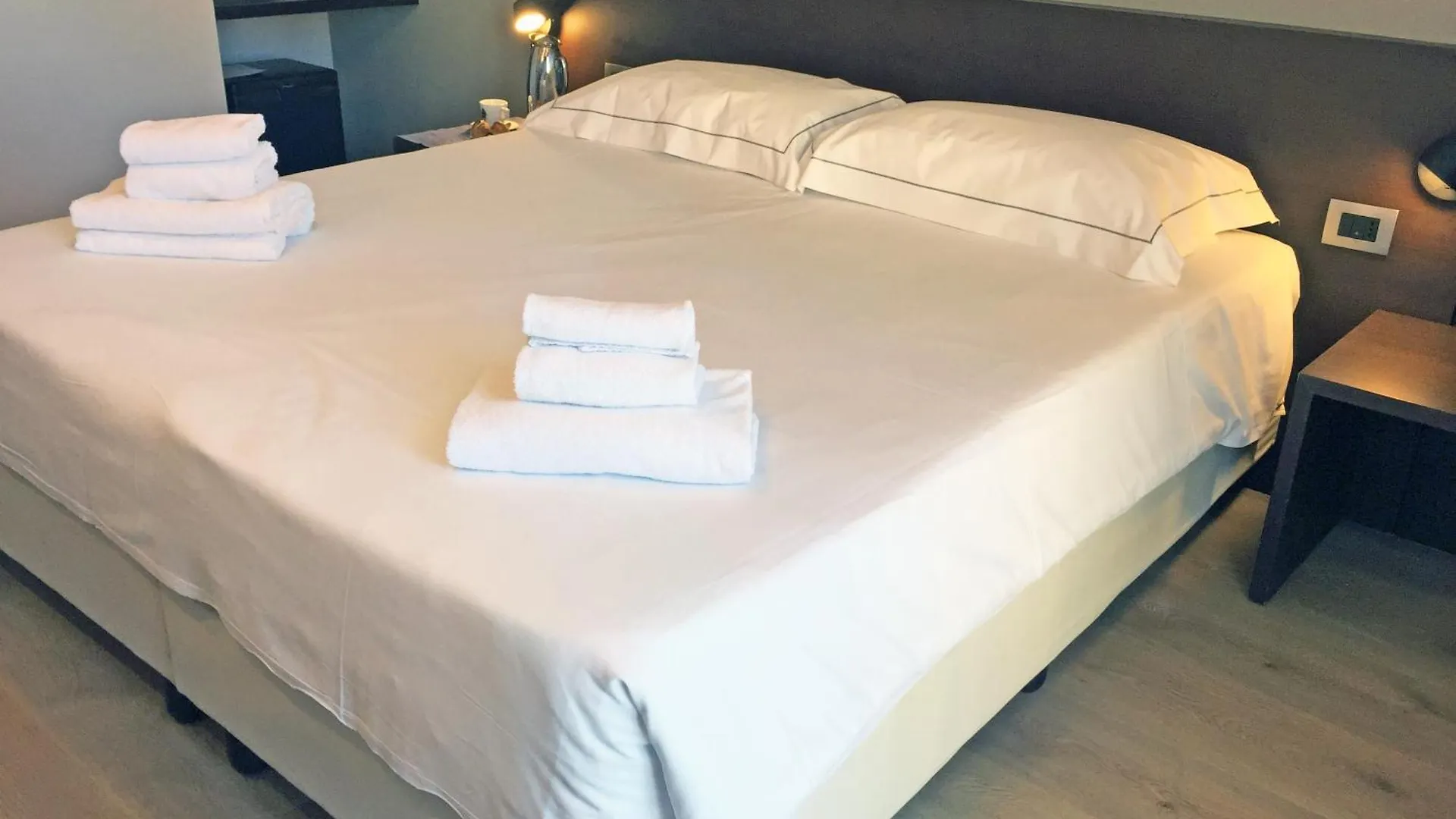 ***  Hotel Corallo Империя Италия