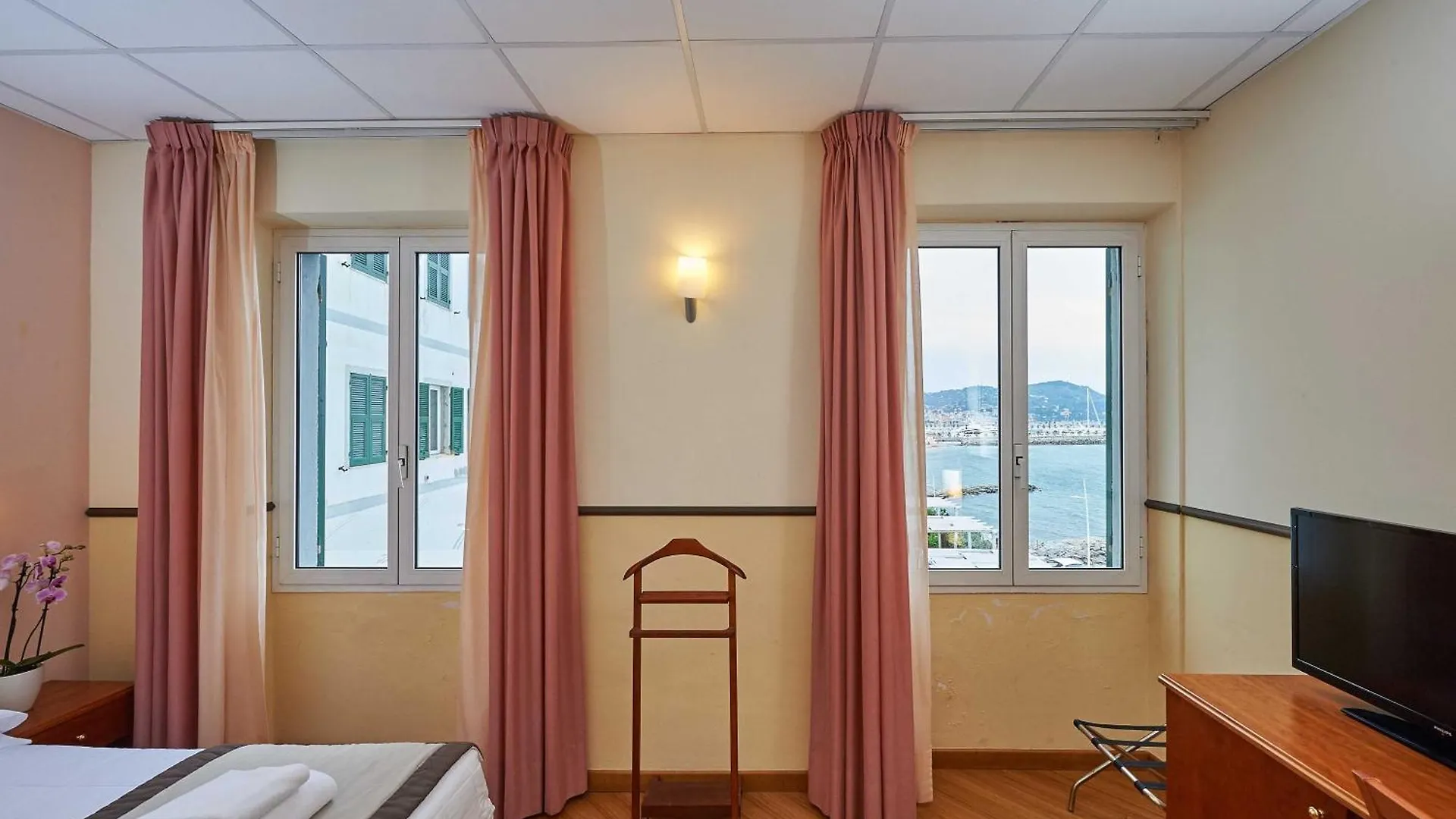 Hotel Corallo Империя Италия