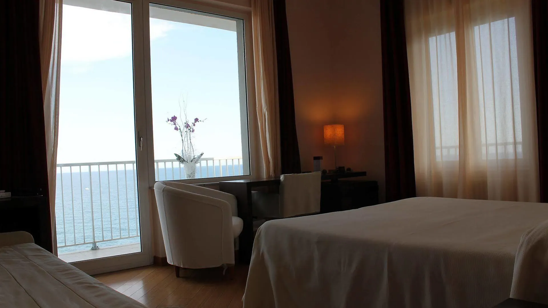 Hotel Corallo Империя