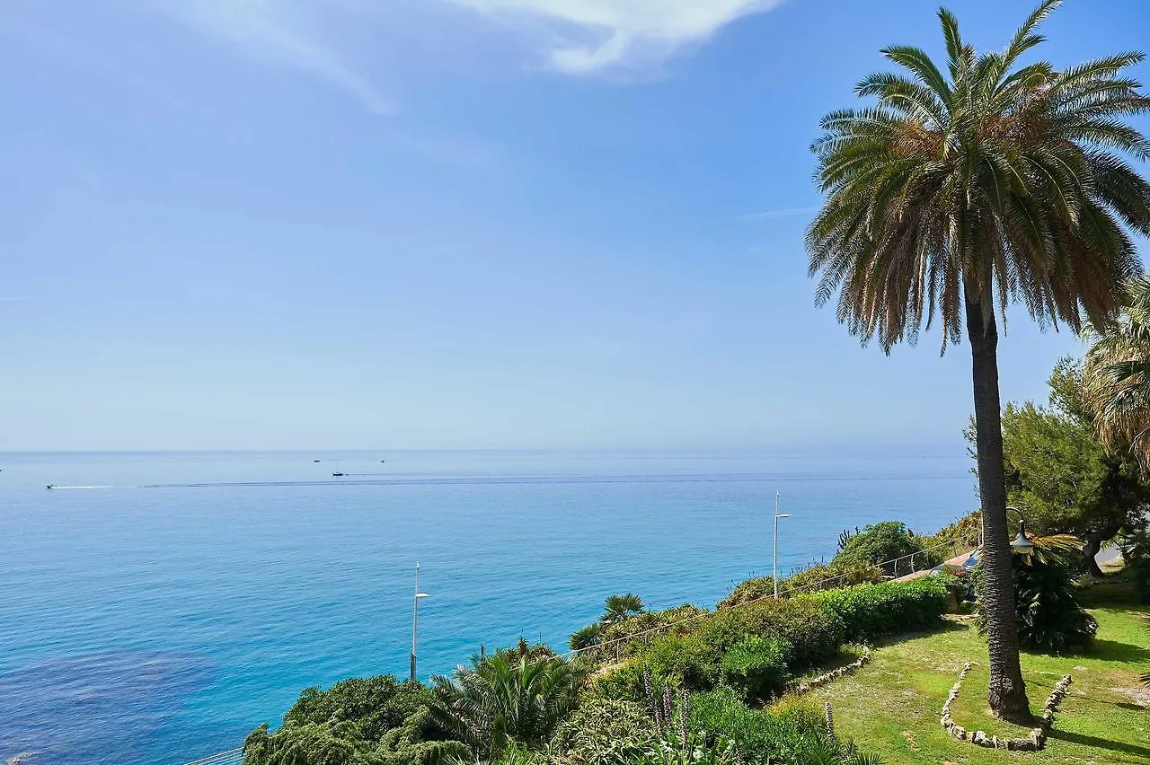 Hotel Corallo Imperia 3*,